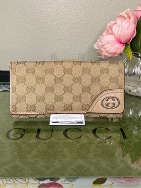 Authentic Gucci GG Supreme Continental Wallet with Light Blush Pink Leather Trim